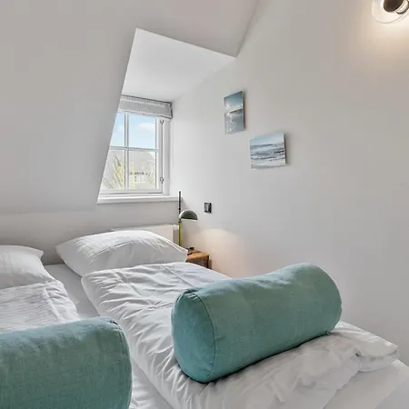 3 Apartment *