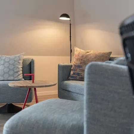 3 Apartment *